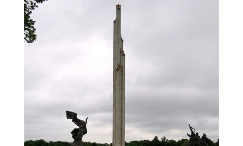 Чех: Зөвлөлтийн цэргийн дурсгалын цогцолборыг буулгана