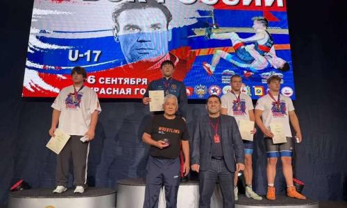 Буриадын клубт хичээллэдэг халимаг бөх Бүх Оросын цомын тэмцээнд түрүүлэв
