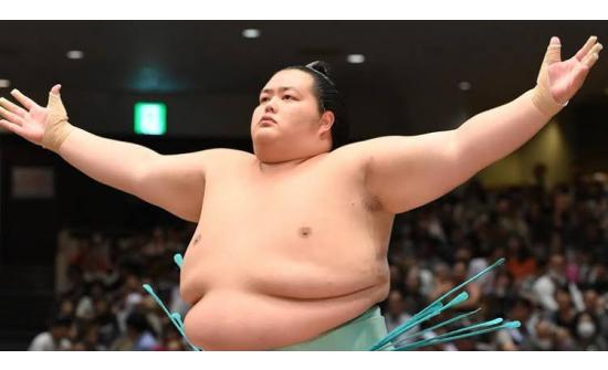 Котозакүра макүүчи зиндааг дөрвөн даваатай тэргүүлж байна