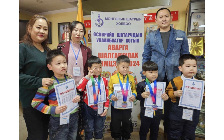 Өсвөрийн шатрын Улаанбаатар хотын аваргууд 6 сая төгрөгийн тэтгэлэг хүртэнэ