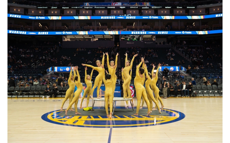 Монголын уран нугараачид “NBA”-ийн тоглолтын үеэр нугарлаа
