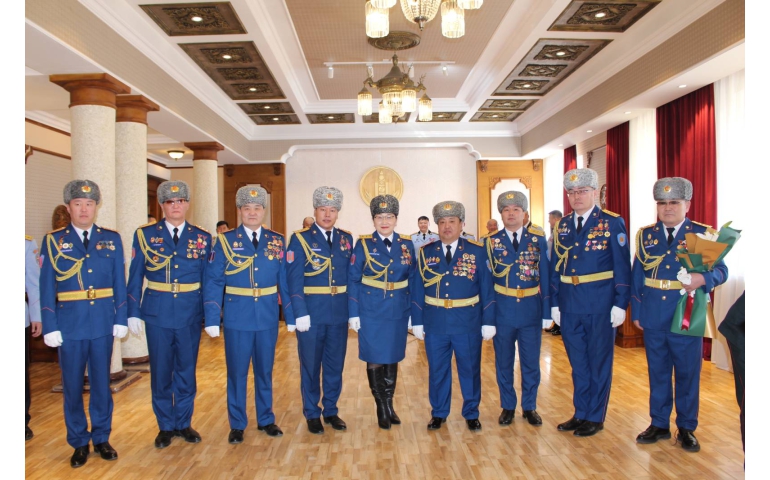 Онцгой байдлын байгууллагаас найман хурандаа цолтон төрлөө