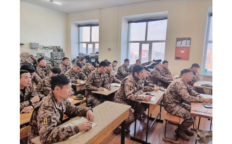 Холбоочин цэргүүд долоо хоногийн гурван өдөр монгол бичиг үзэж байна